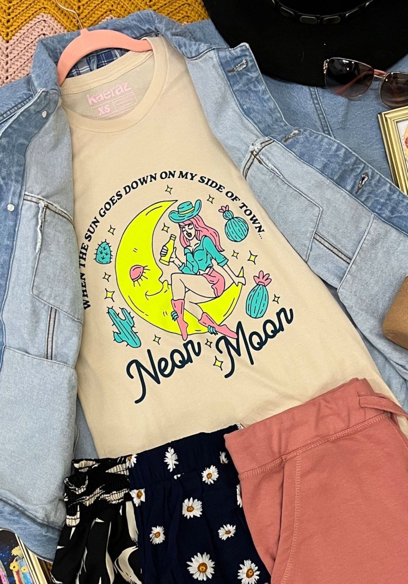 Neon Moon Cream Tee by kaeraz 80s 90s boots
