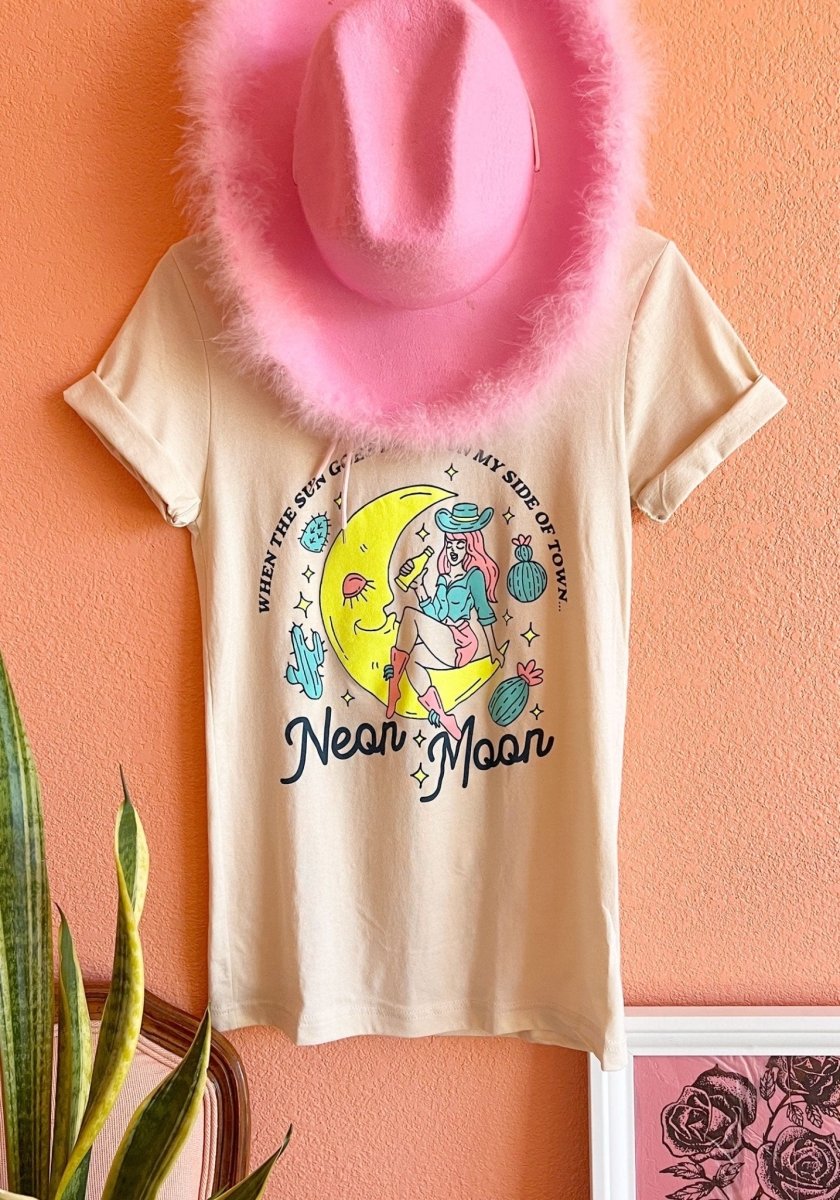 Neon Moon Cream Tee by kaeraz 80s 90s boots