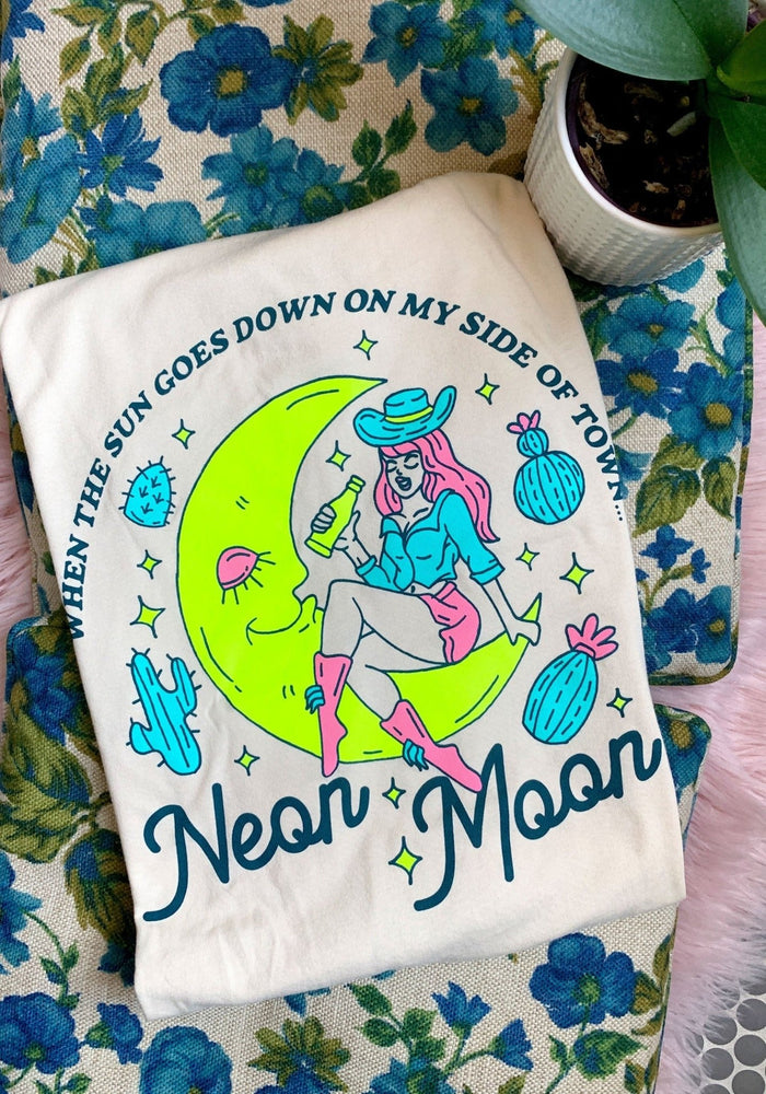 Neon Moon Cream Tee by kaeraz 80s 90s boots